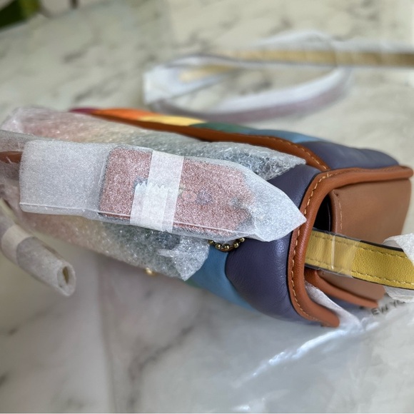 NWT Coach Turnlock Clutch 20 with Rainbow Quilting C4700 Leather Crossbody - Picture 10 of 16
